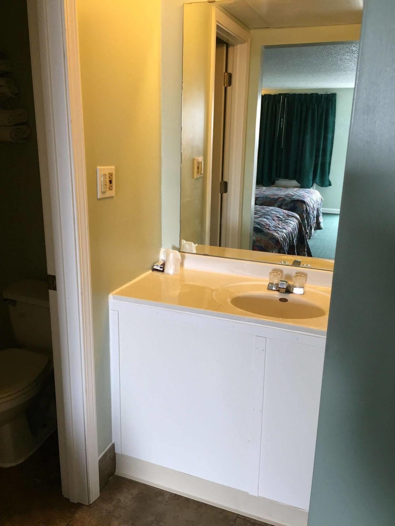 Crown Inn Толедо Екстер'єр фото